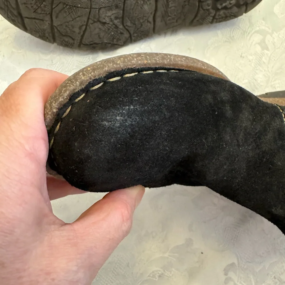 Born Talyn Size 7M Black Distressed Bootie Chelsea Boot Leather Comfort‎ Shoe